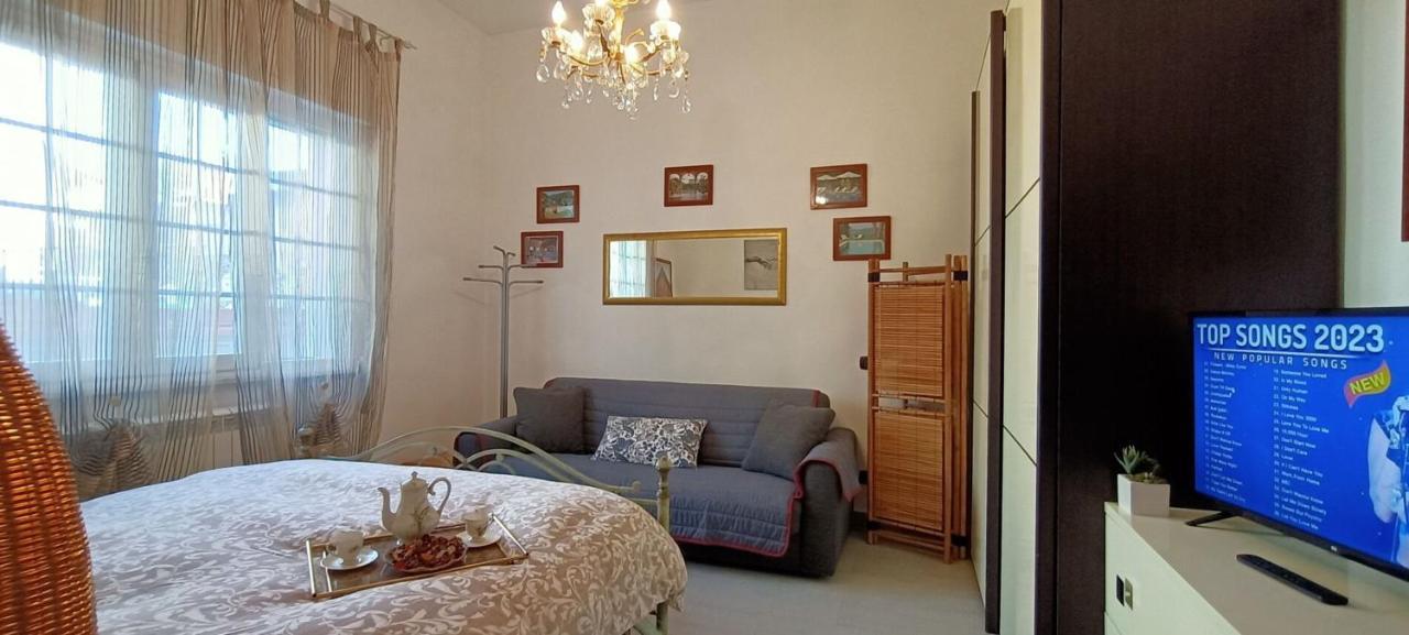 Lovely House Near The Beach Torre del Lago Puccini Exteriör bild
