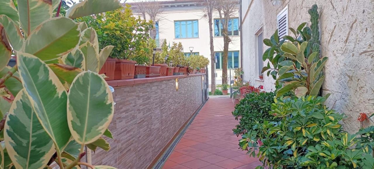 Lovely House Near The Beach Torre del Lago Puccini Exteriör bild